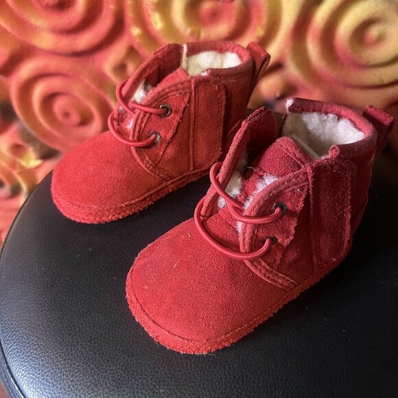 UGG Baby Neumel Lined Boots Red Size 02-03 (Small/6-12 Months) Logo